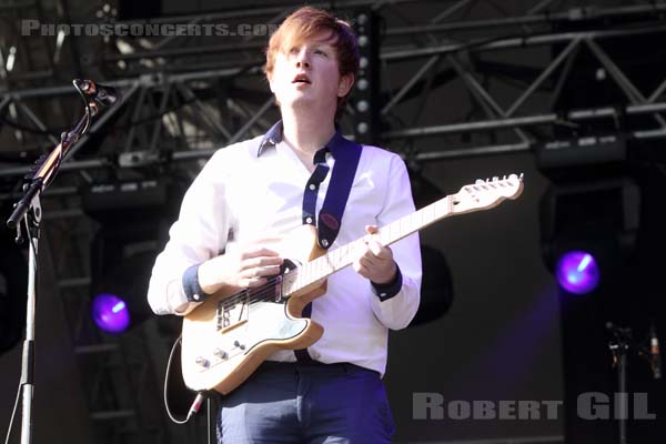 TWO DOOR CINEMA CLUB - 2010-08-28 - SAINT CLOUD - Domaine National - Scene de la Cascade - 